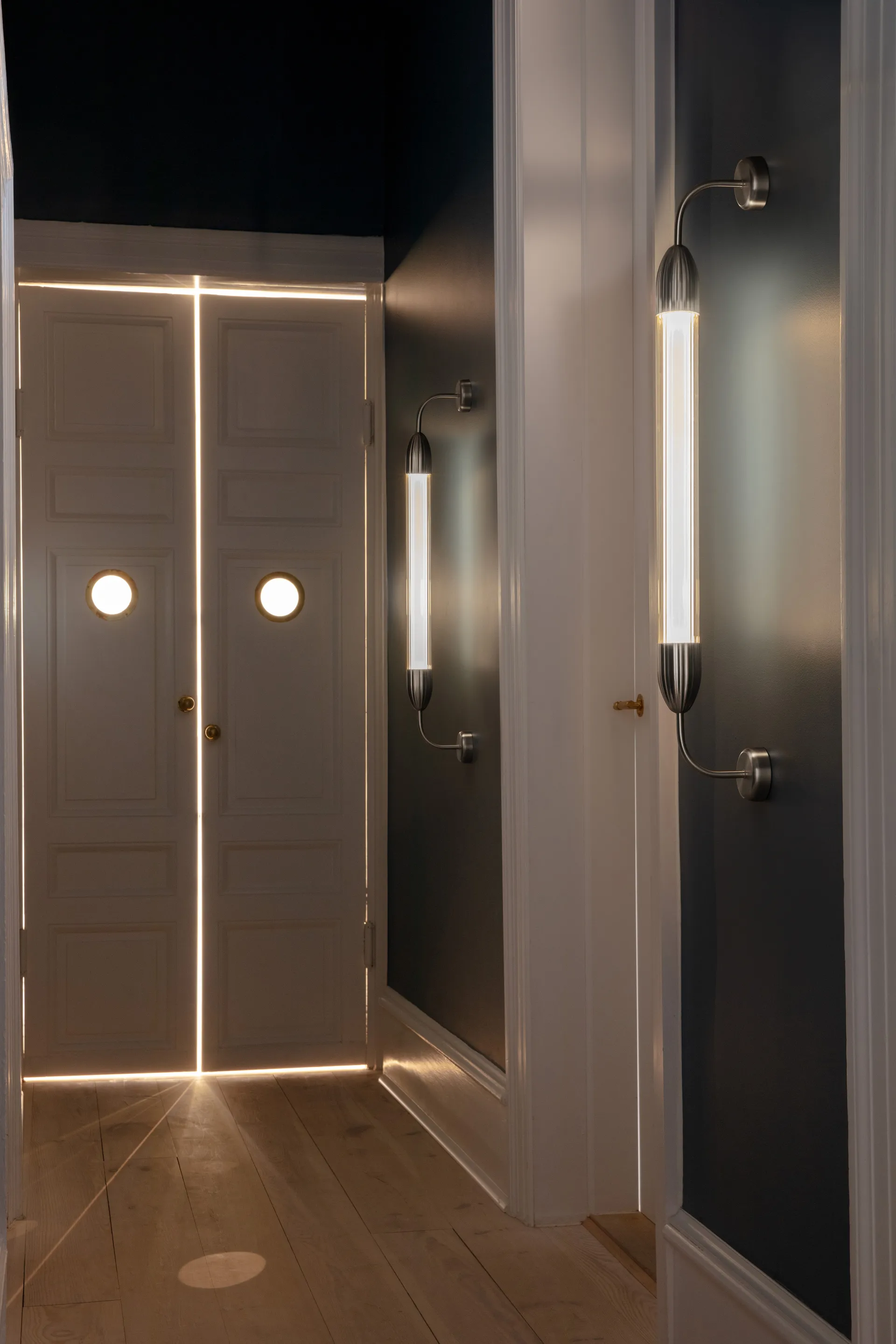 Lemon Squeeze Wall long væglampe, Single polished steel Umage