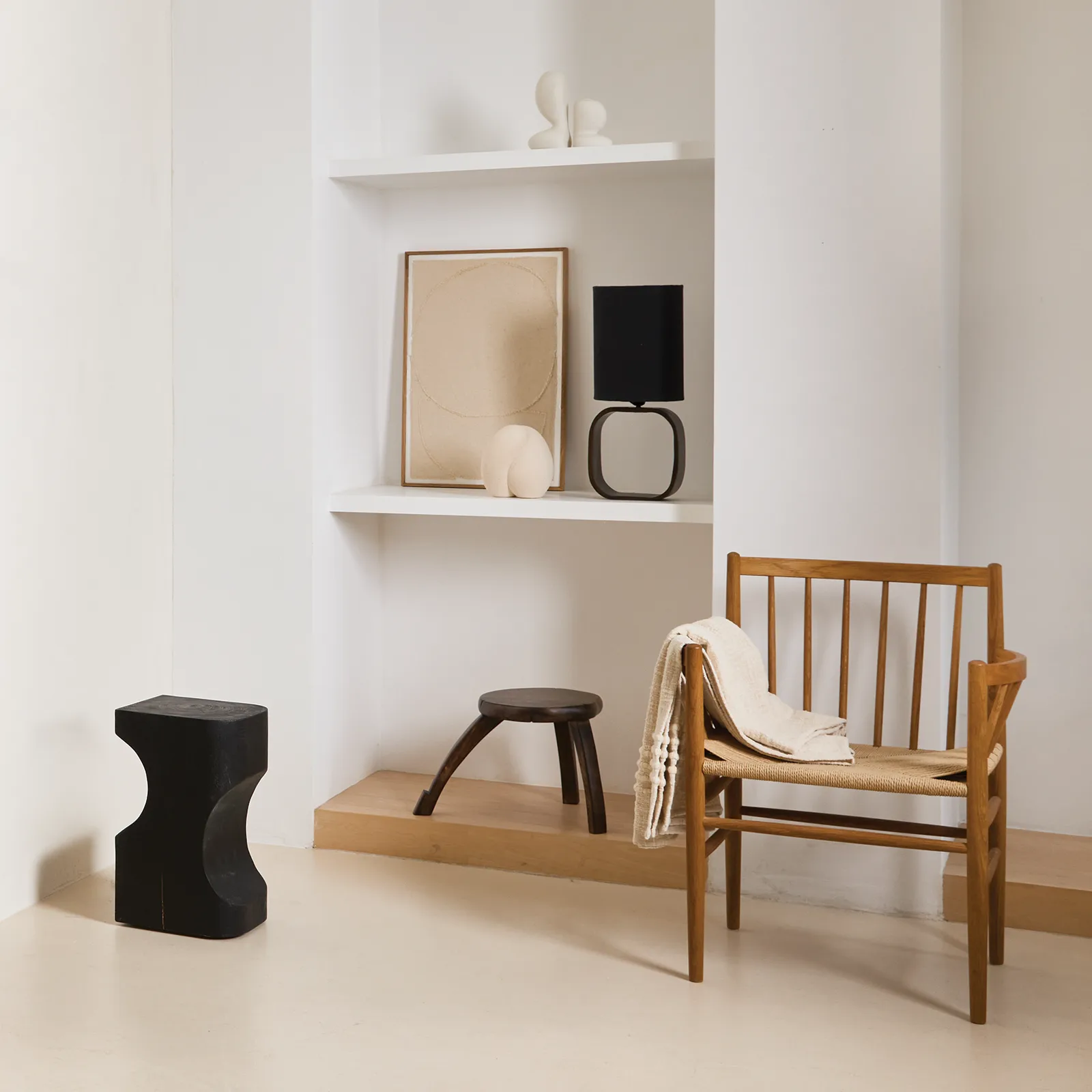 Curved sidebord, Sort URBAN NATURE CULTURE