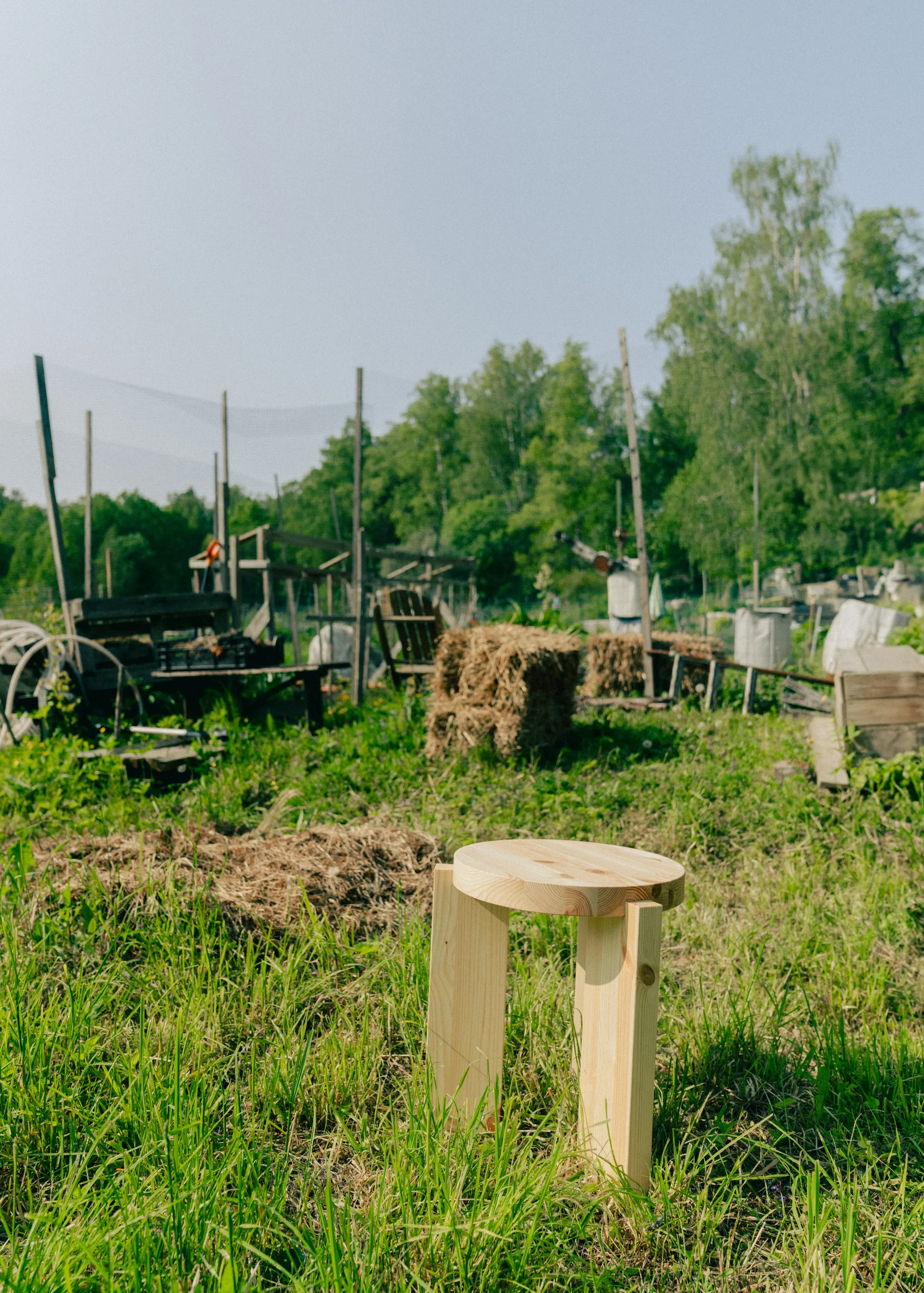 001 Stool skammel, Mat olievokset fyrretræ, Ø40x44 cm Vaarnii