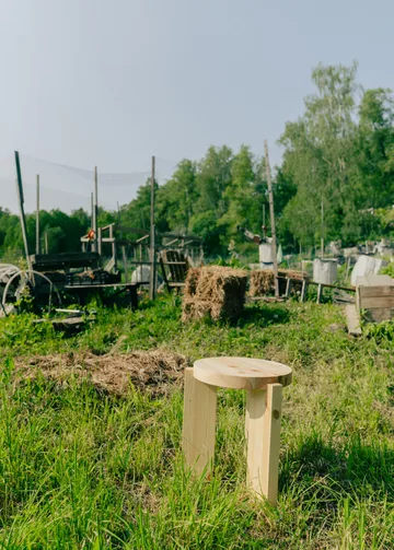 001 Stool skammel - Mat olievokset fyrretræ, Ø40x44 cm - Vaarnii