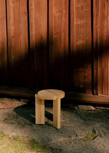 001 Stool skammel - Mat olievokset fyrretræ, Ø40x44 cm - Vaarnii