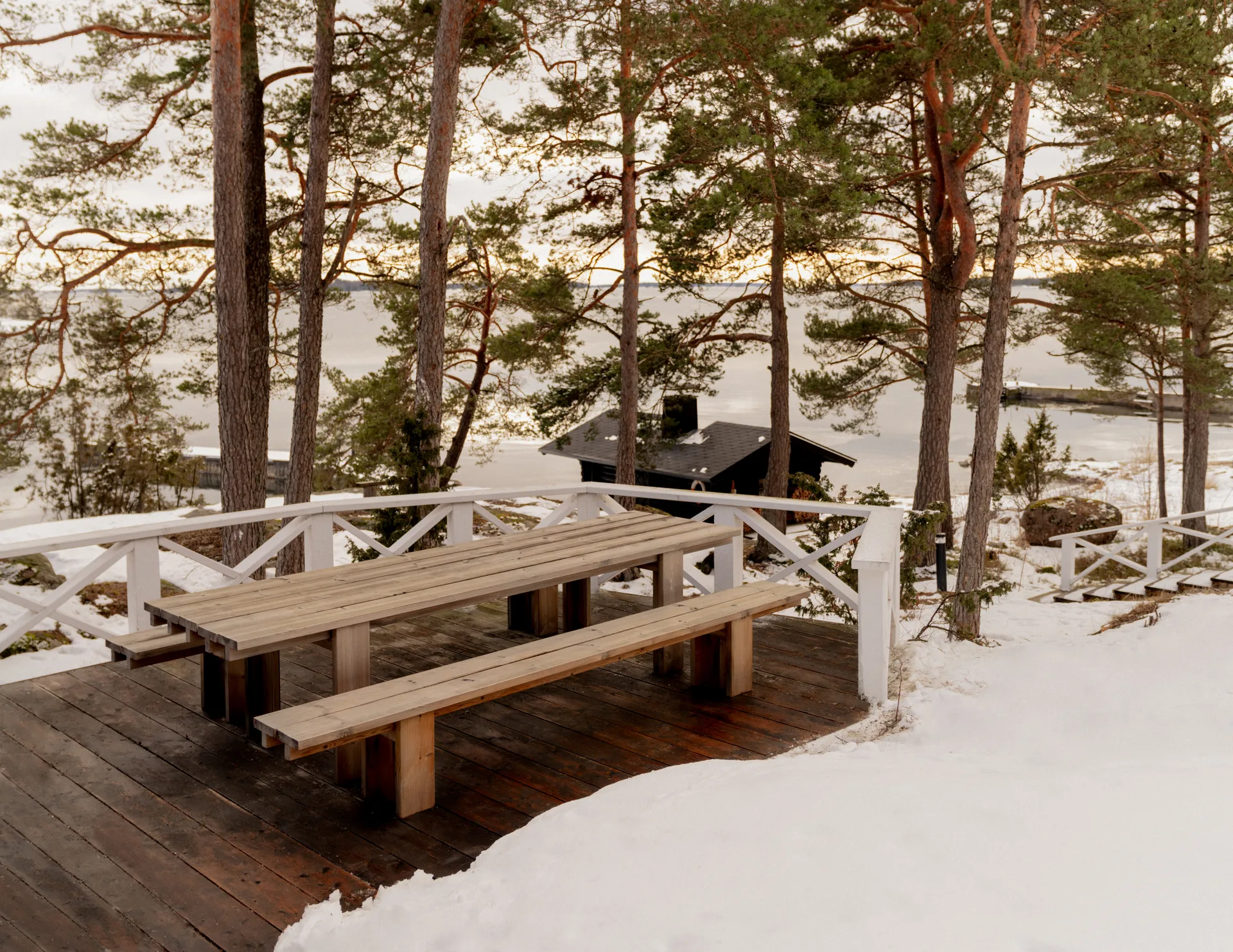 013 Osa Outdoor Bench bænk, Varmebehandlet fyrretræ, 182x37x49 cm Vaarnii