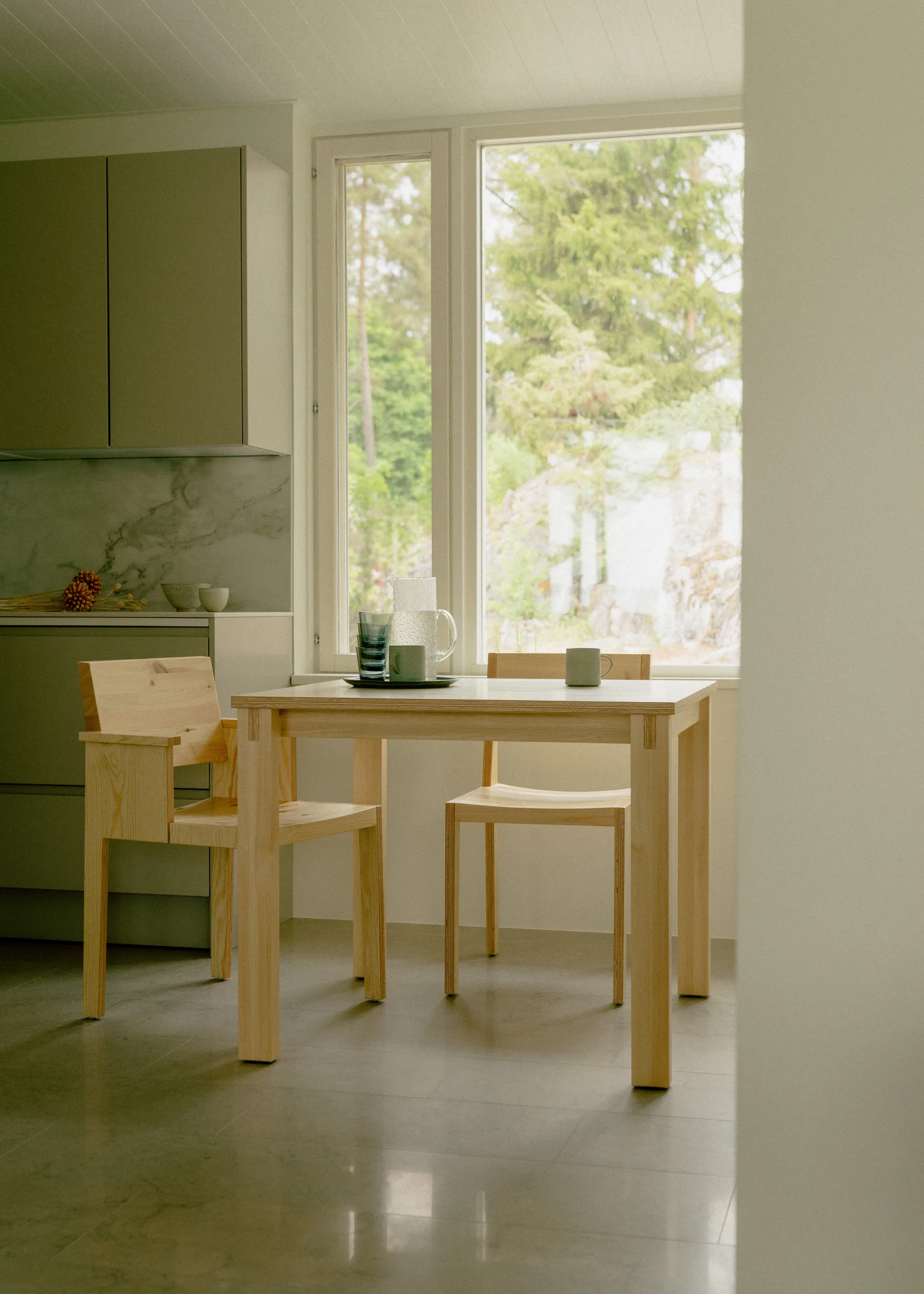 016 Maasto Table bord, Mat olievokset fyrretræ, 120x120x75 cm Vaarnii