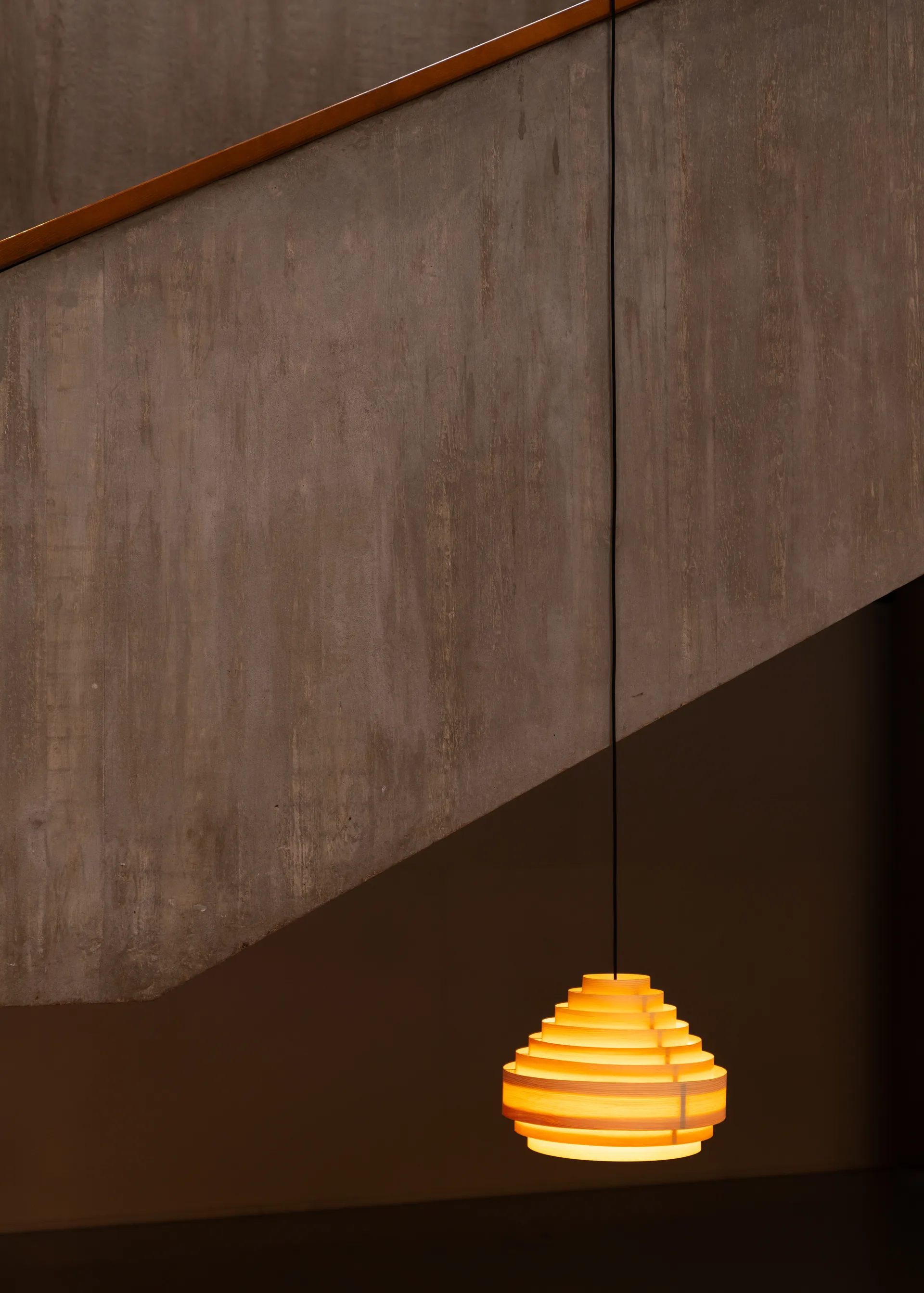 1001 Hans Pendant pendel, Mat olievokset fyrretræ, Ø38 cm Vaarnii