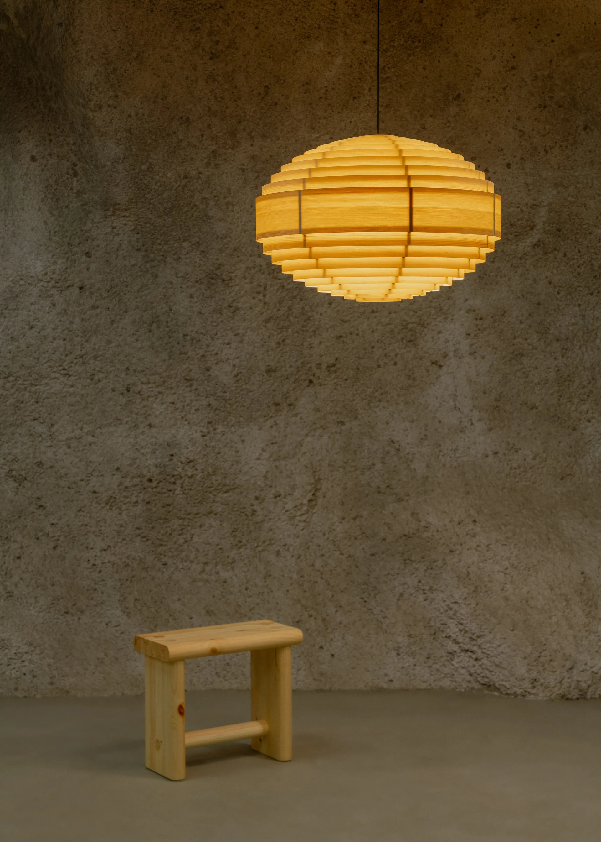 1002 Hans Pendant pendel, Mat olievokset fyrretræ, XL Ø70 cm Vaarnii