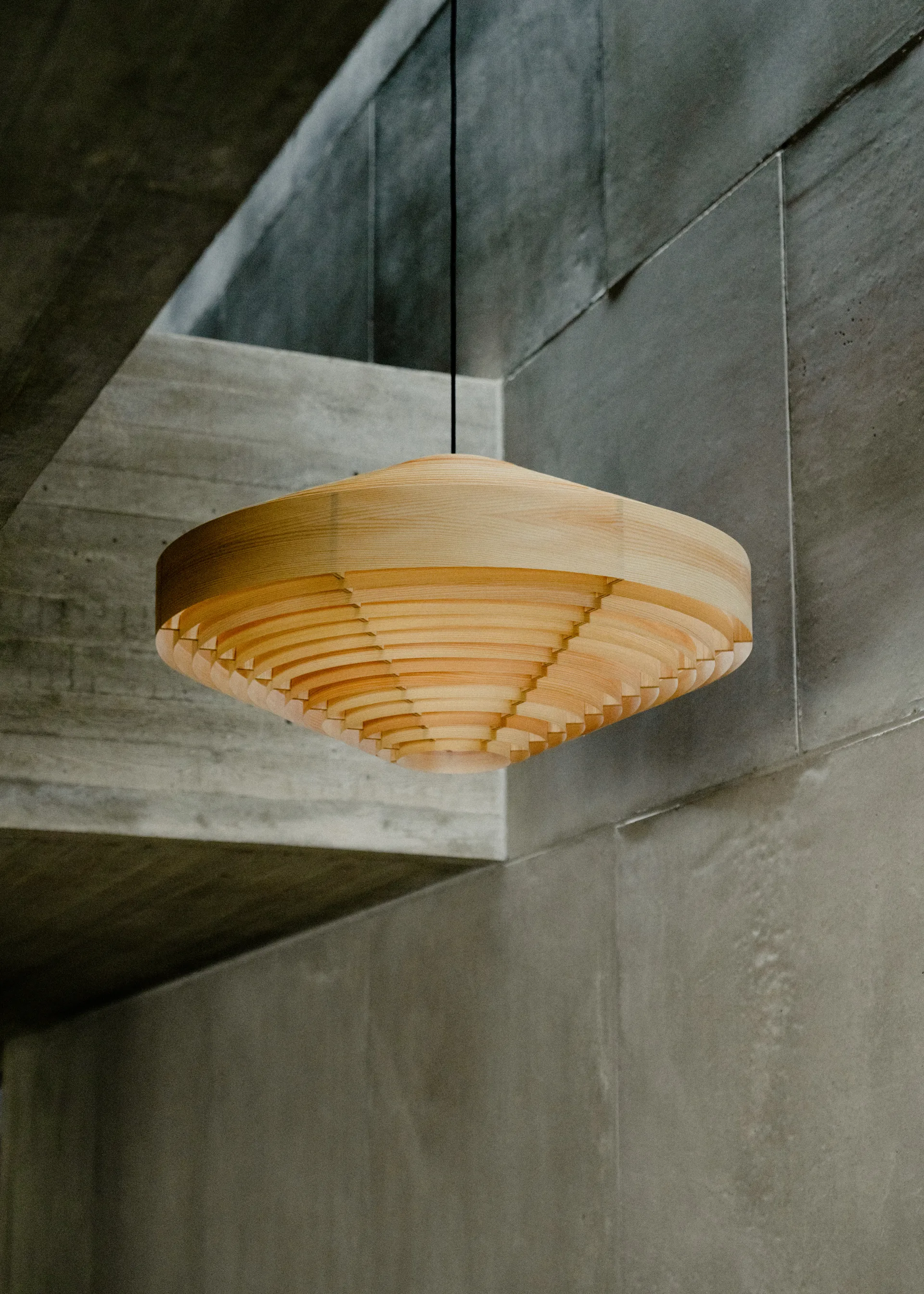 1003 Hans Pendant pendel, Mat olievokset fyrretræ, XL Ø90 cm Vaarnii