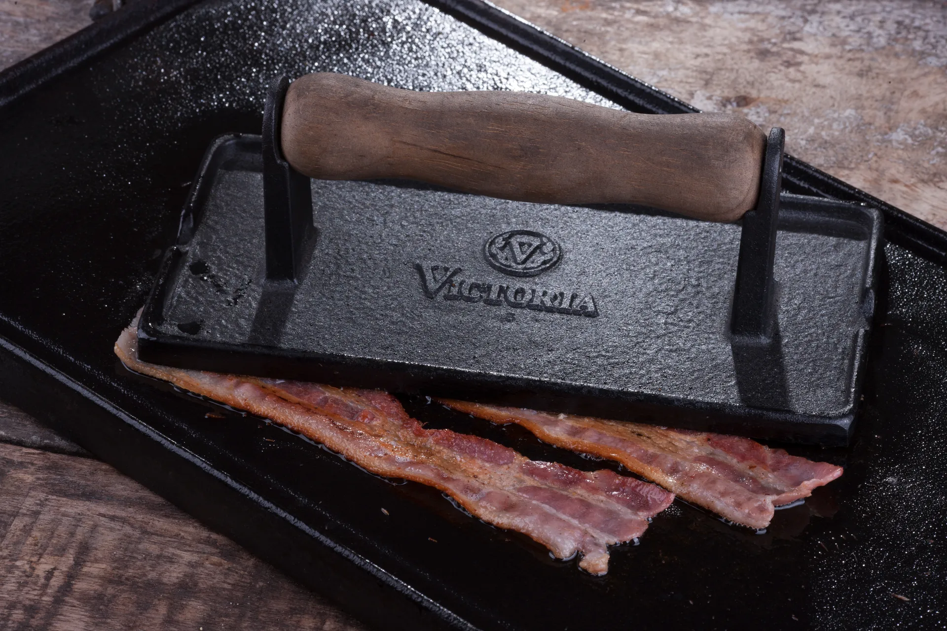 Bacon- og grillpress støbejern med træhåndtag, 21x11 cm Victoria