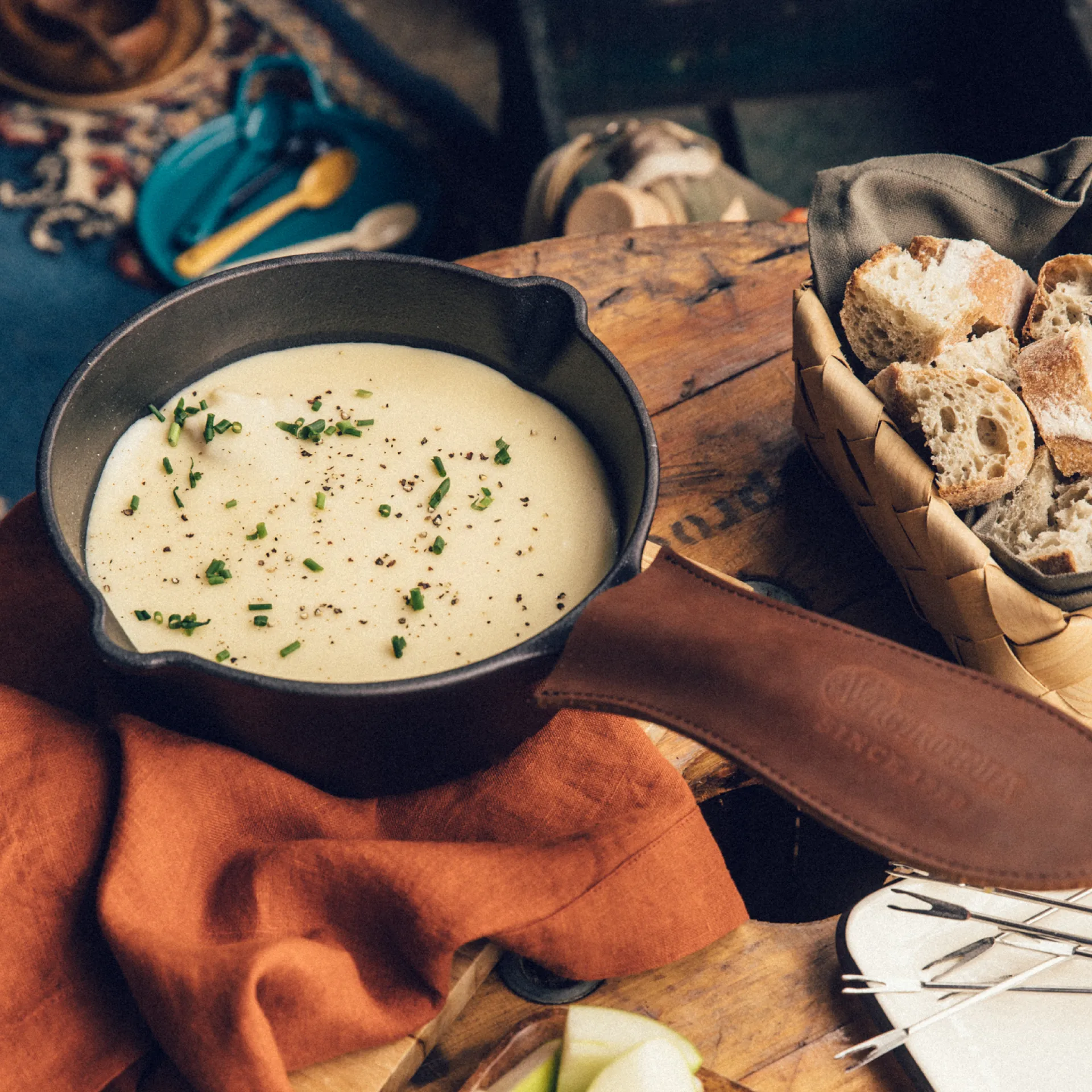 Støbejernskasserolle Ø22 cm, Mat sort Victoria