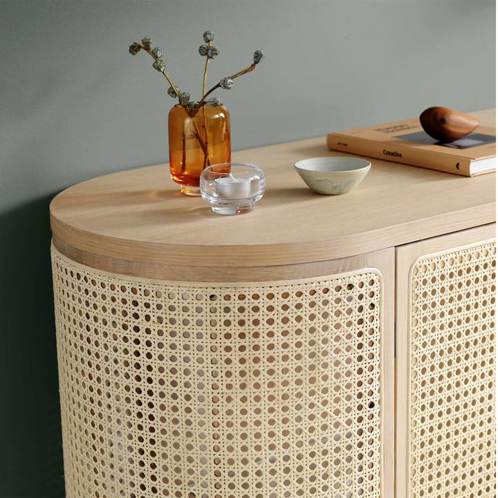 Be My Guest sideboard - rattan, hvidolieret eg, sort stålstel - Warm Nordic