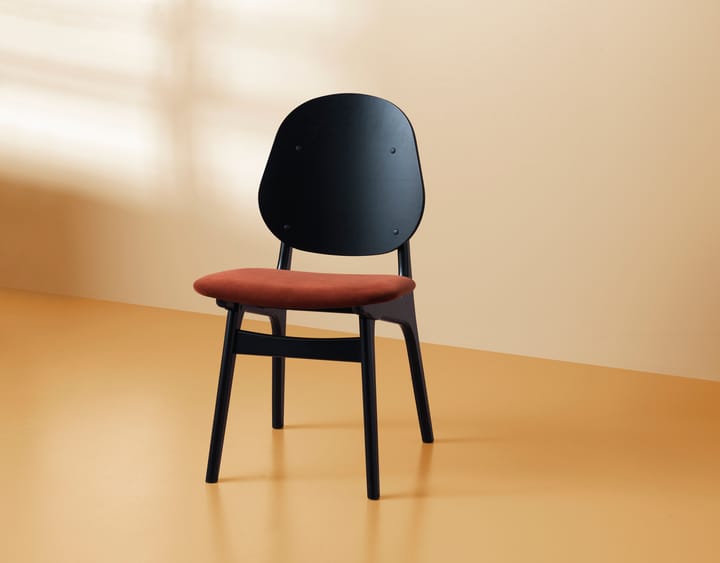 Noble stol, stof brick red, sortlakeret bøgestel Warm Nordic