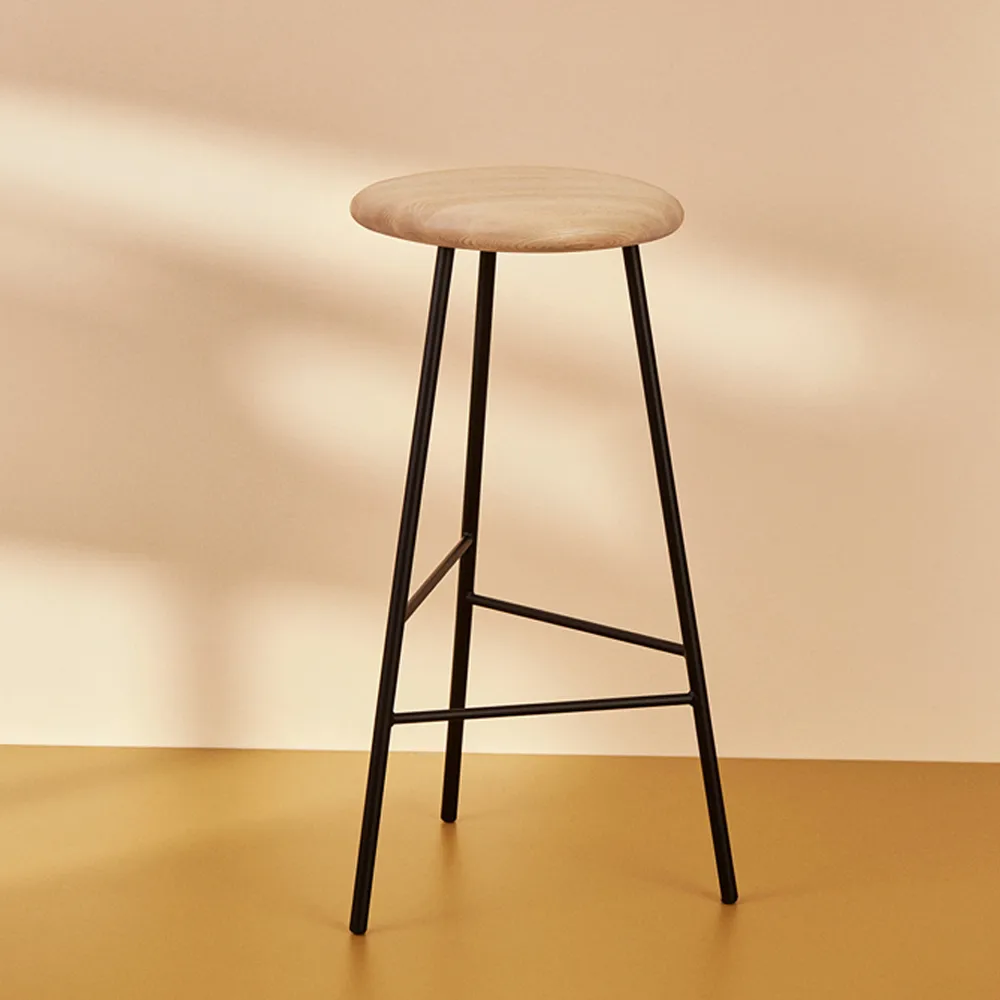 Pebble barstol, ask olie, H75, sort understel Warm Nordic