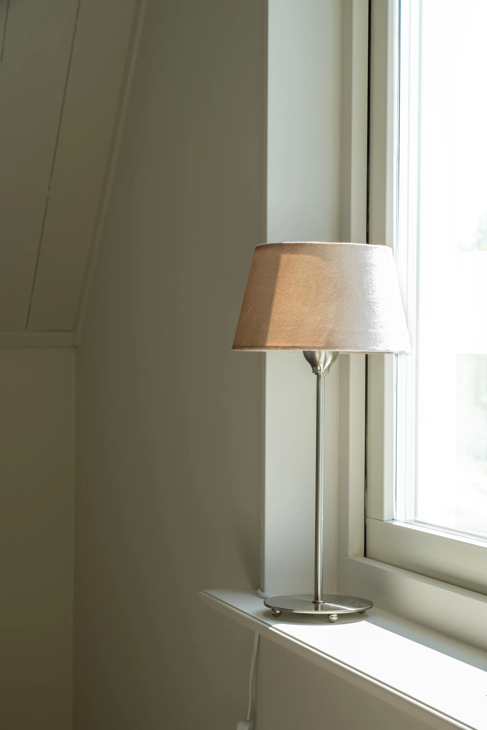 Line 35 bordlampefod, Matt chrome Watt & Veke