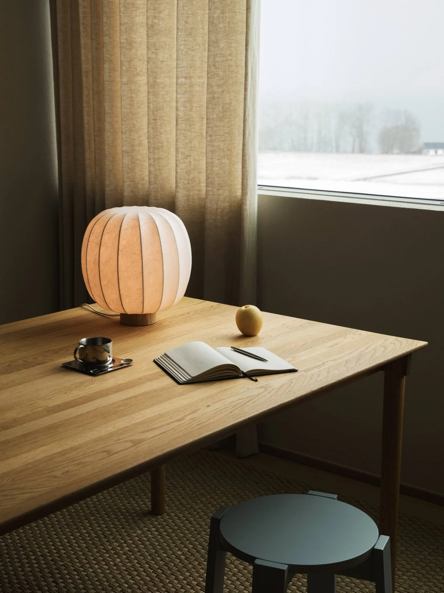 Lunari bordlampe, White-Natural ash, Ø30x32 cm Watt & Veke