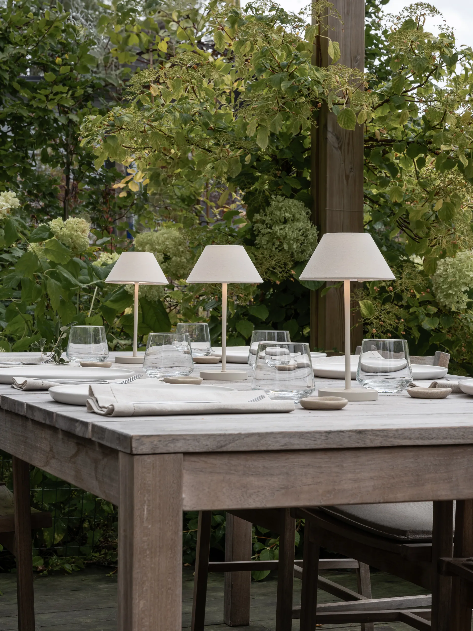 Teya bordlampe portable, Offwhite, Ø15x26 cm Watt & Veke