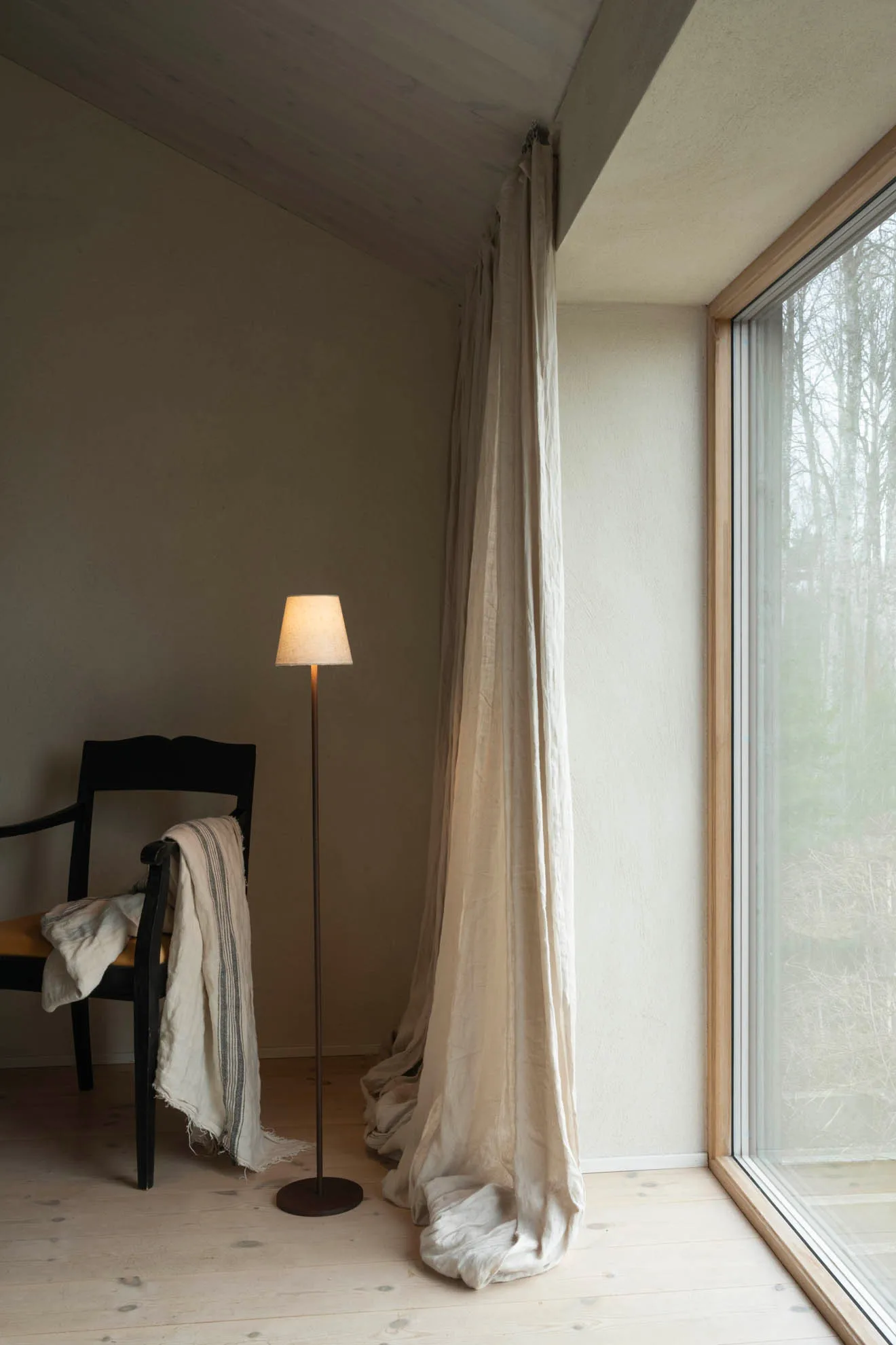 Tyra floor bærbar gulvlampe Ø14 cm, Coffee Watt & Veke