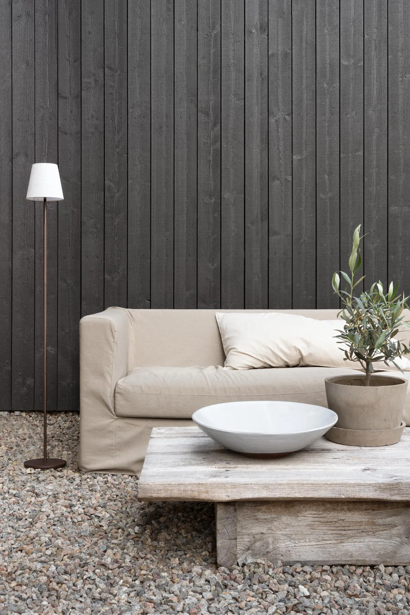 Tyra floor bærbar gulvlampe Ø14 cm, Coffee Watt & Veke