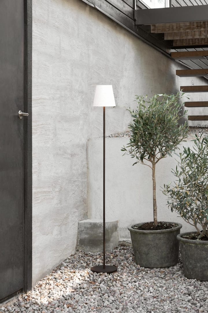 Tyra floor bærbar gulvlampe Ø14 cm, Coffee Watt & Veke