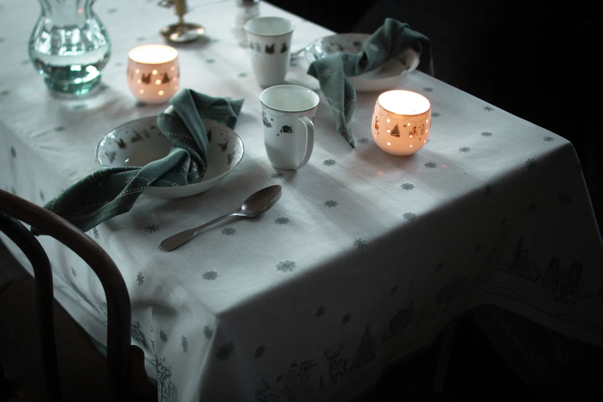 Julemorgen dug, Hvid-grøn, 140x300 cm Wik & Walsøe