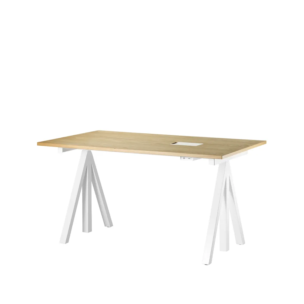 Works skrivebord - eg & hvid Works