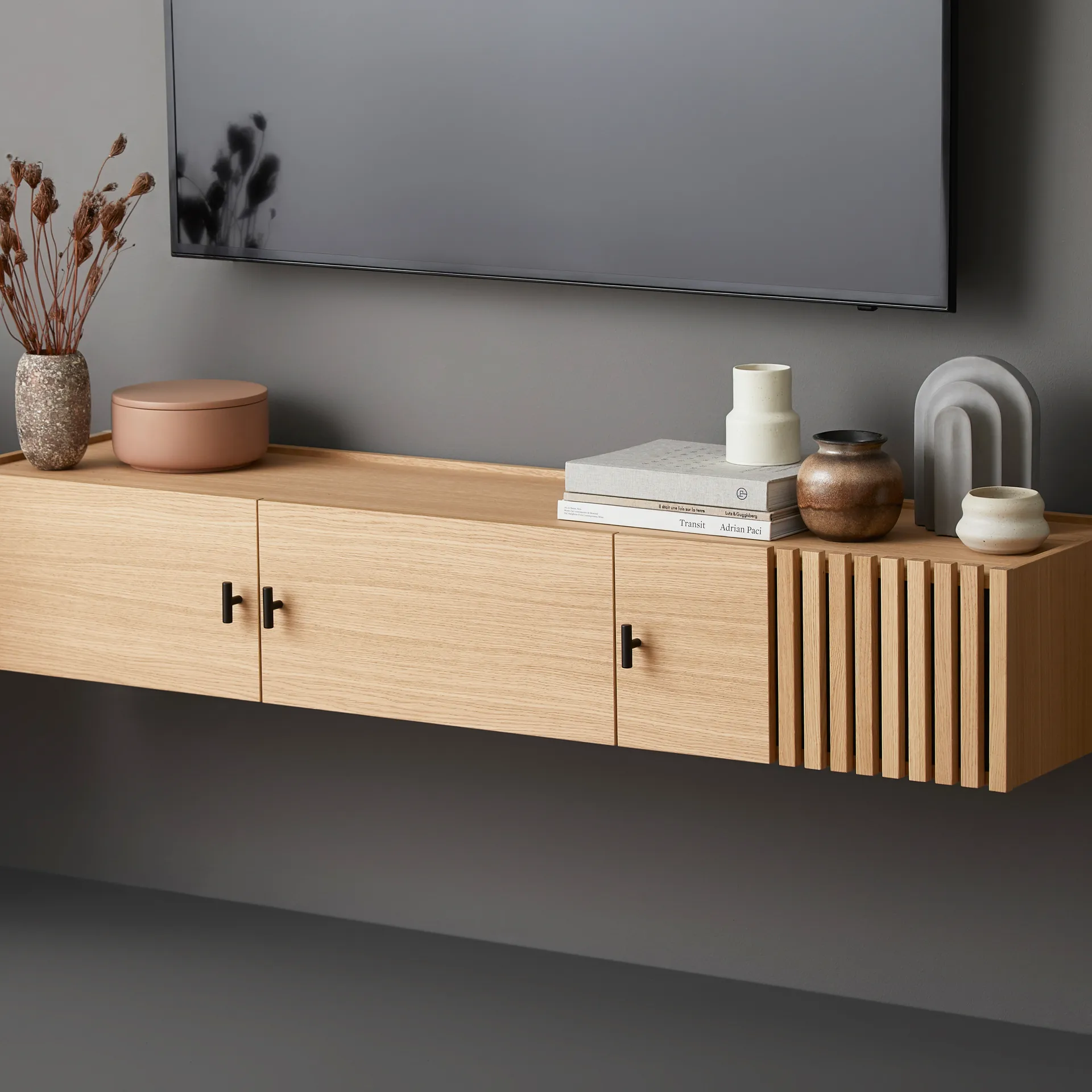 Arkiv bogstøtte, Grå beton  Woud