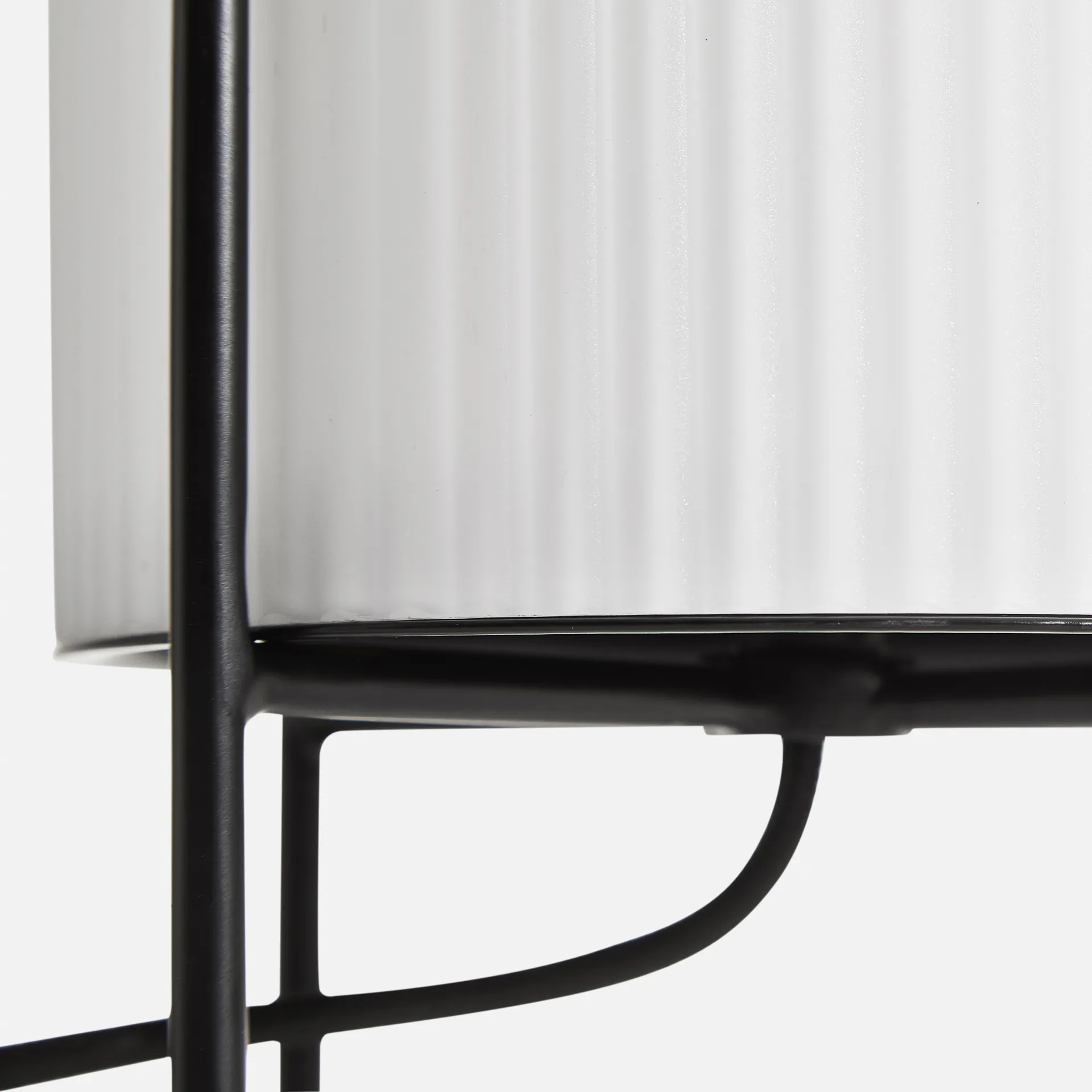 Ghost bordlampe, Sort/Hvidt opalglas Woud