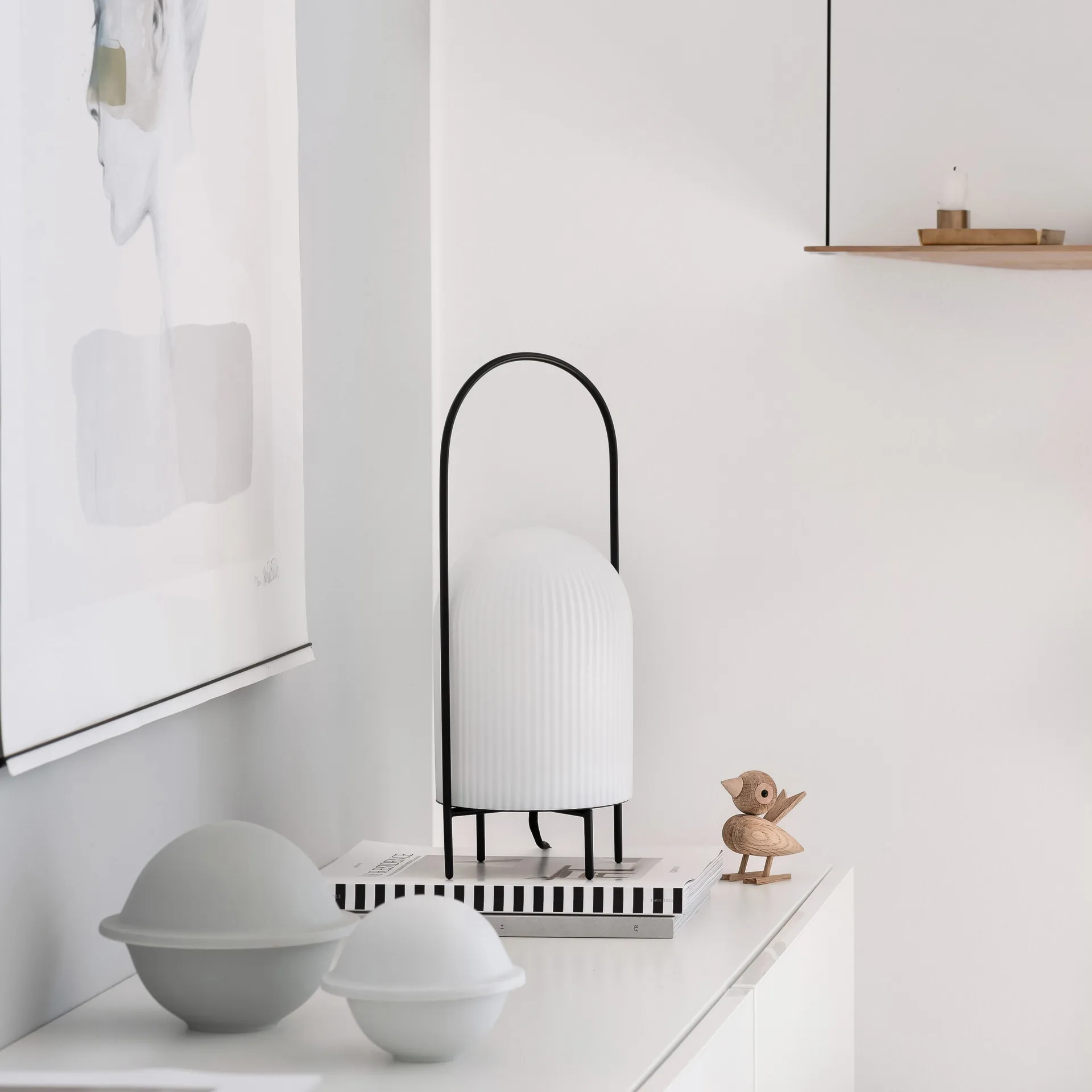 Ghost bordlampe, Sort/Hvidt opalglas Woud