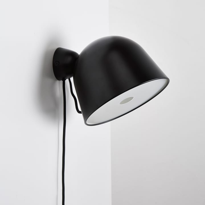 Kuppi væglampe 2.0 - sort - Woud