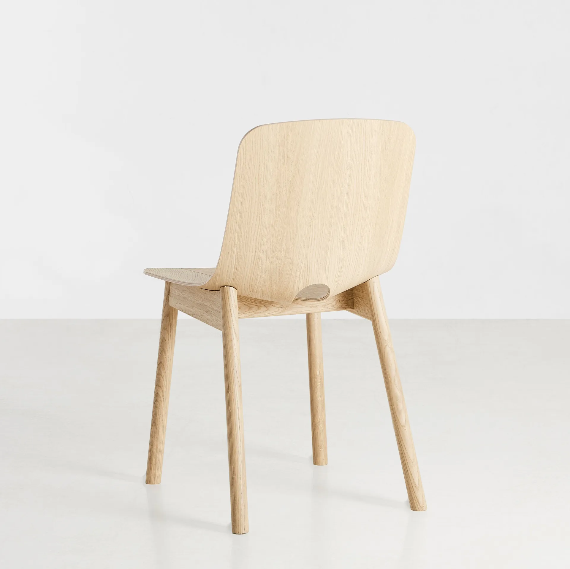 Mono spisestol, Olieret eg Woud