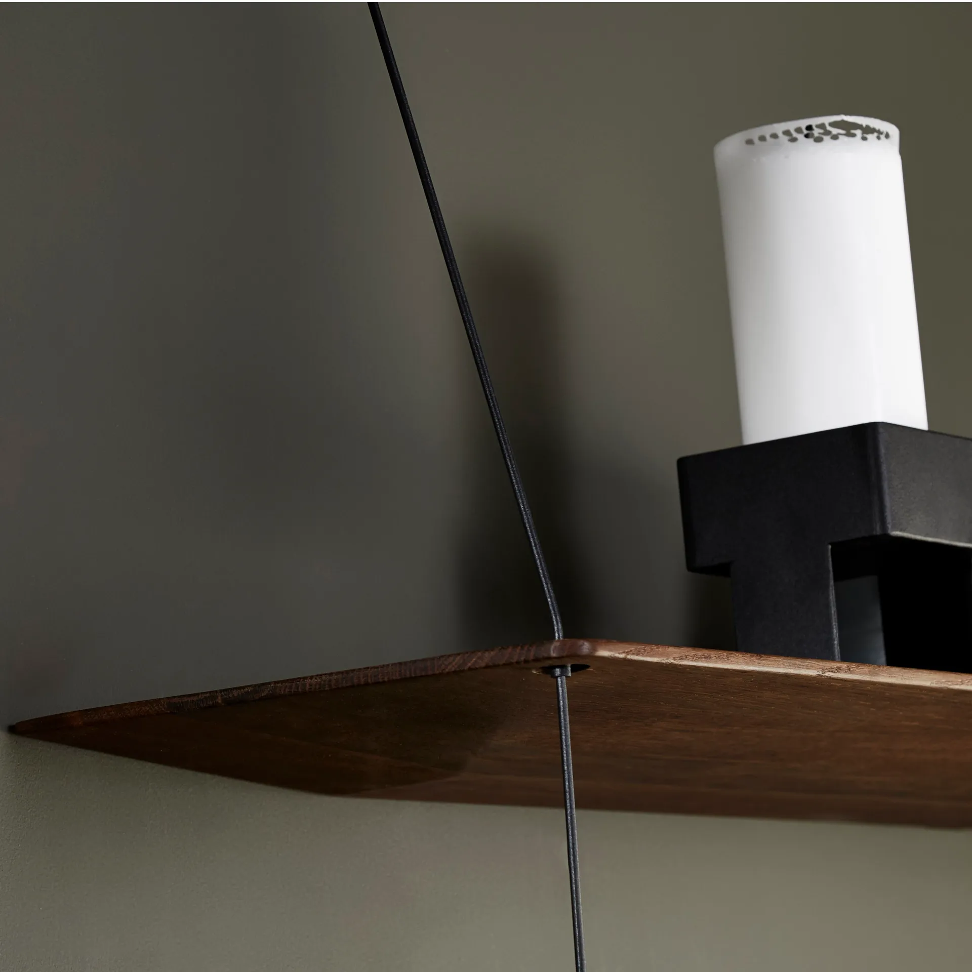 Stedge hylde 80 cm, røget eg Woud