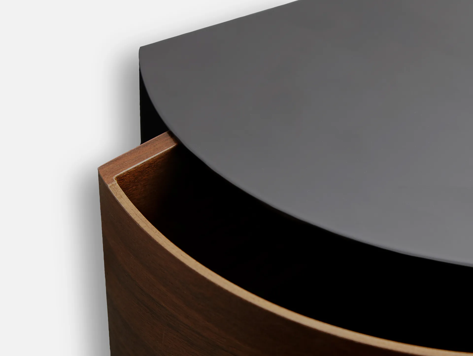 Wallie hylde, Valnød Woud