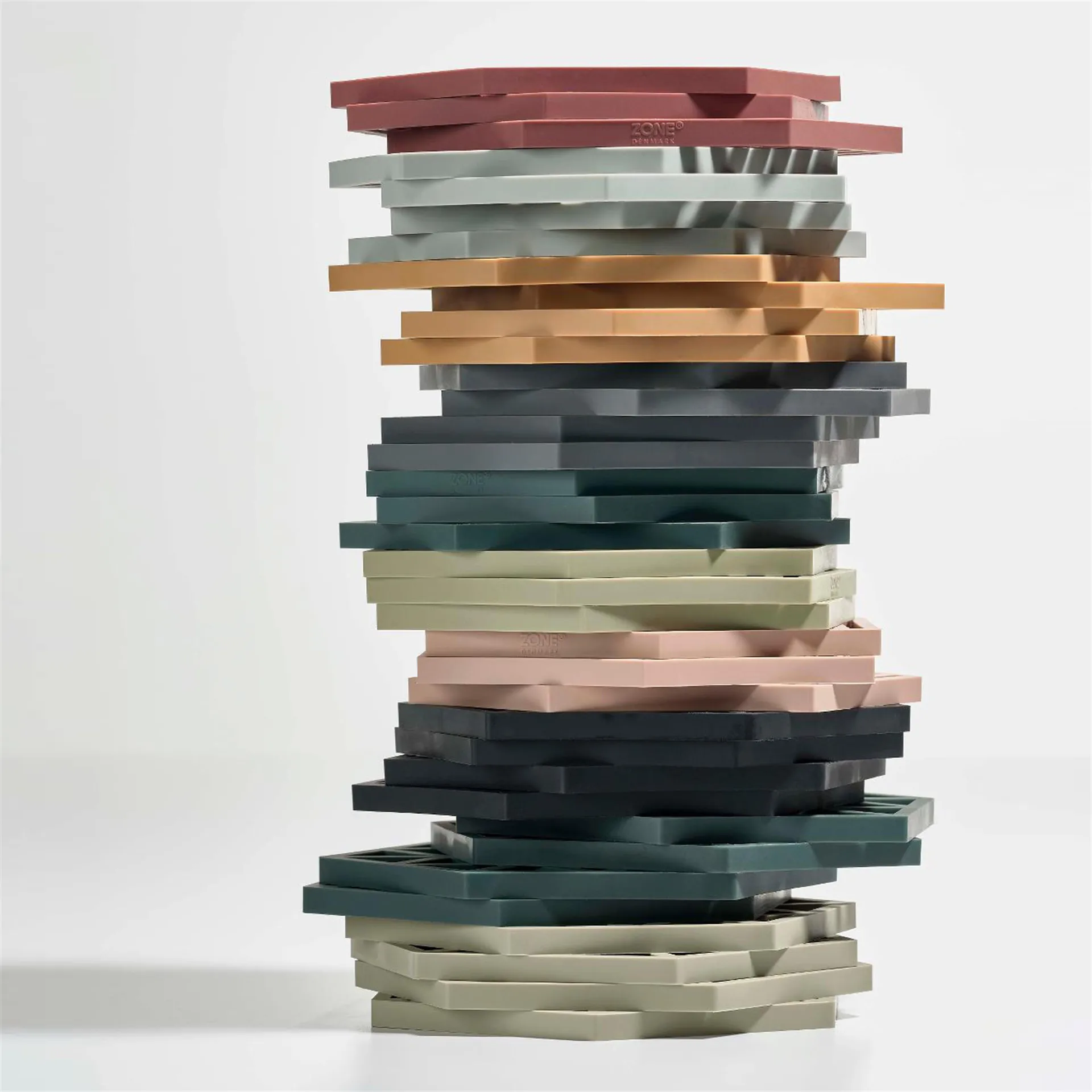 Hexagon bordskåner, sort Zone Denmark