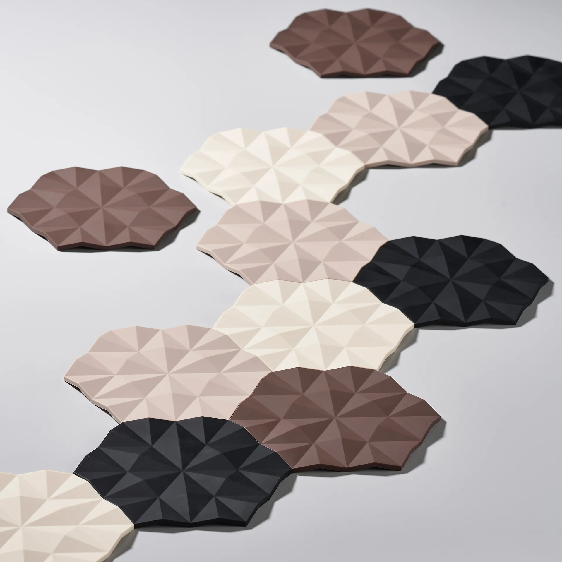 Ori Facet bordskåner 14x16 cm, Black Zone Denmark