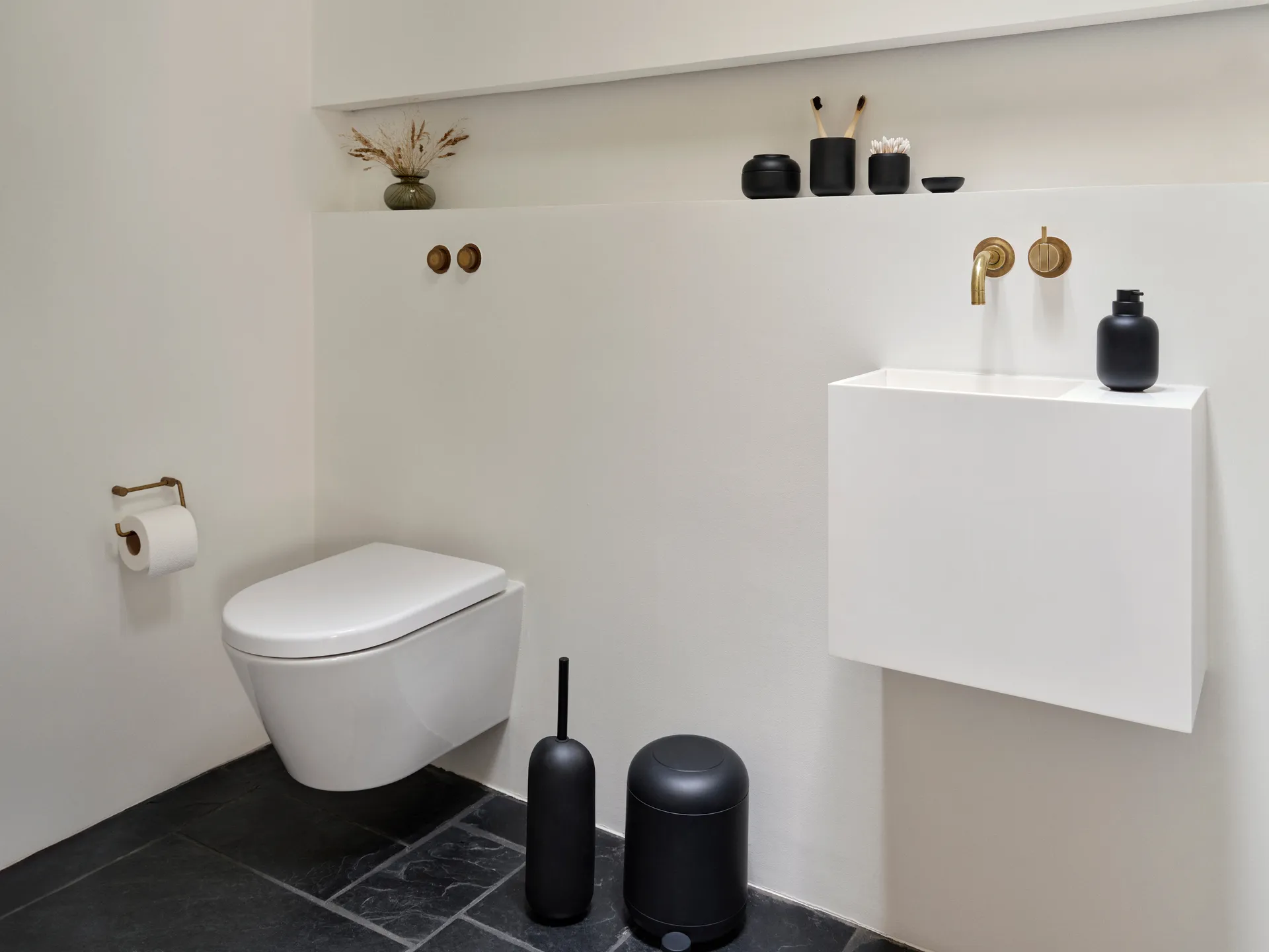 Sensu toiletbørste Ø11,8x41 cm, Black Zone Denmark