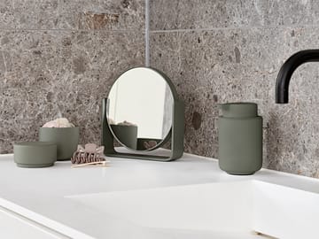 Ume bordspejl med 5x forstørrelse 19x19,5 cm - Olive green - Zone Denmark