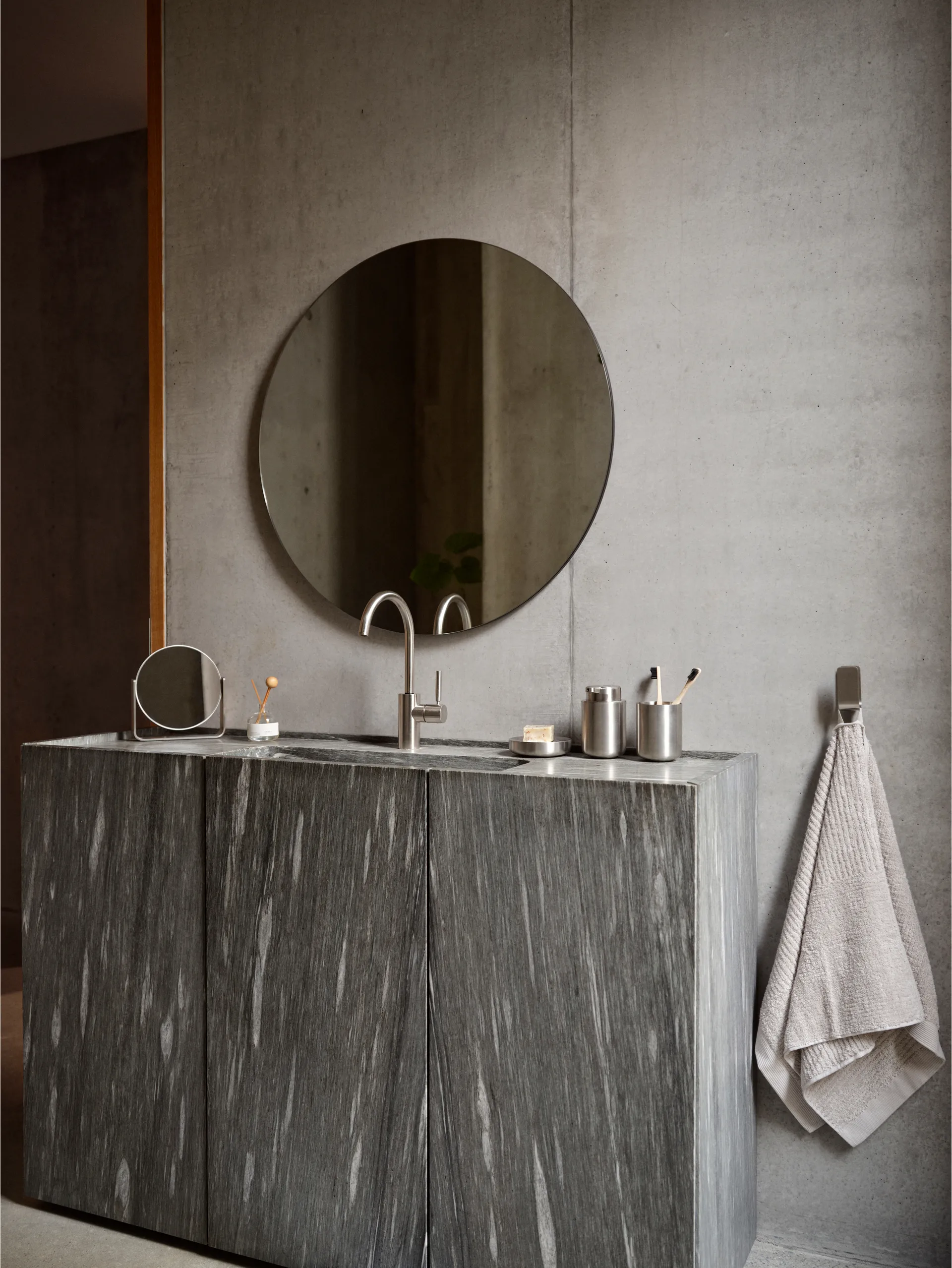 Ume bordspejl med 5x forstørrelse 19x19,5 cm, Stål Zone Denmark