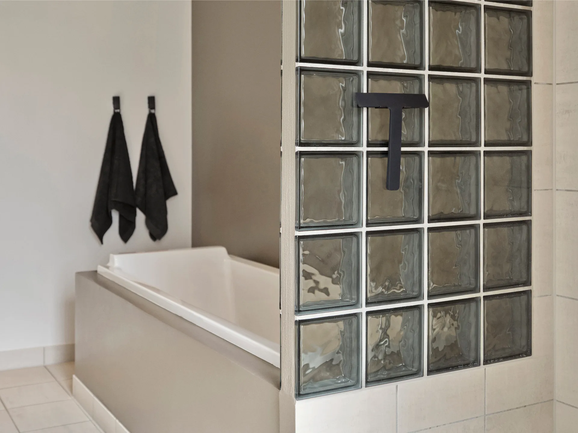 Ume skraber med holder, Black Zone Denmark