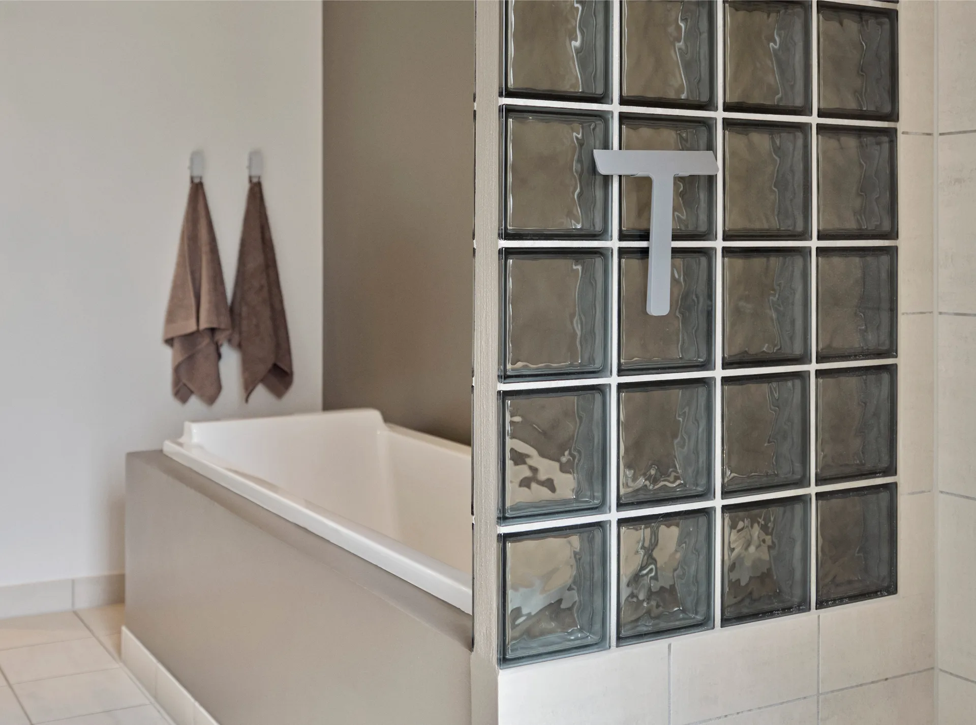 Ume skraber med holder, Soft Grey Zone Denmark