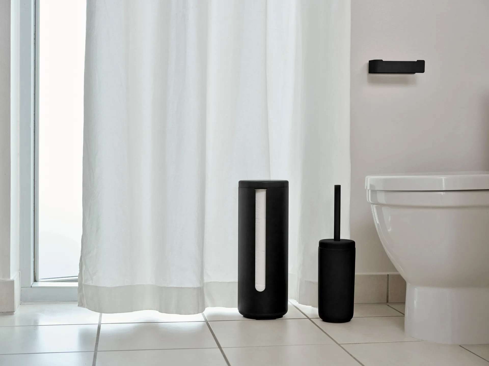 Ume toiletpapirholder, Black Zone Denmark