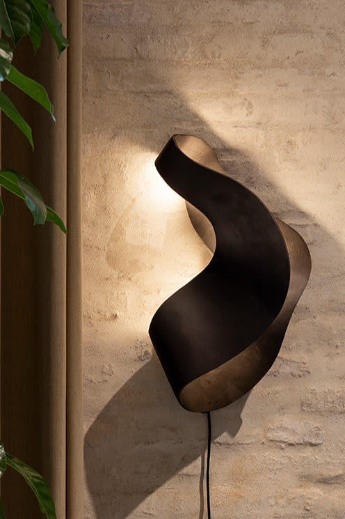 Oyster væg lampe fra Ferm Living.