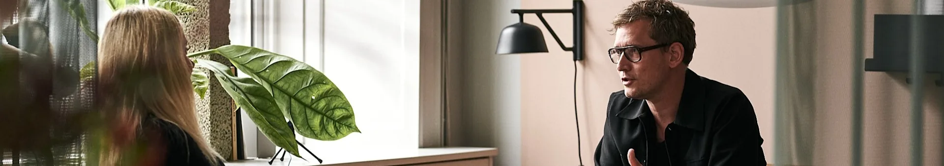 Oplev gaveguides og tips fra Nordic Nest. Her ser du et sæt vaser i rosa og glas fra Iittala.