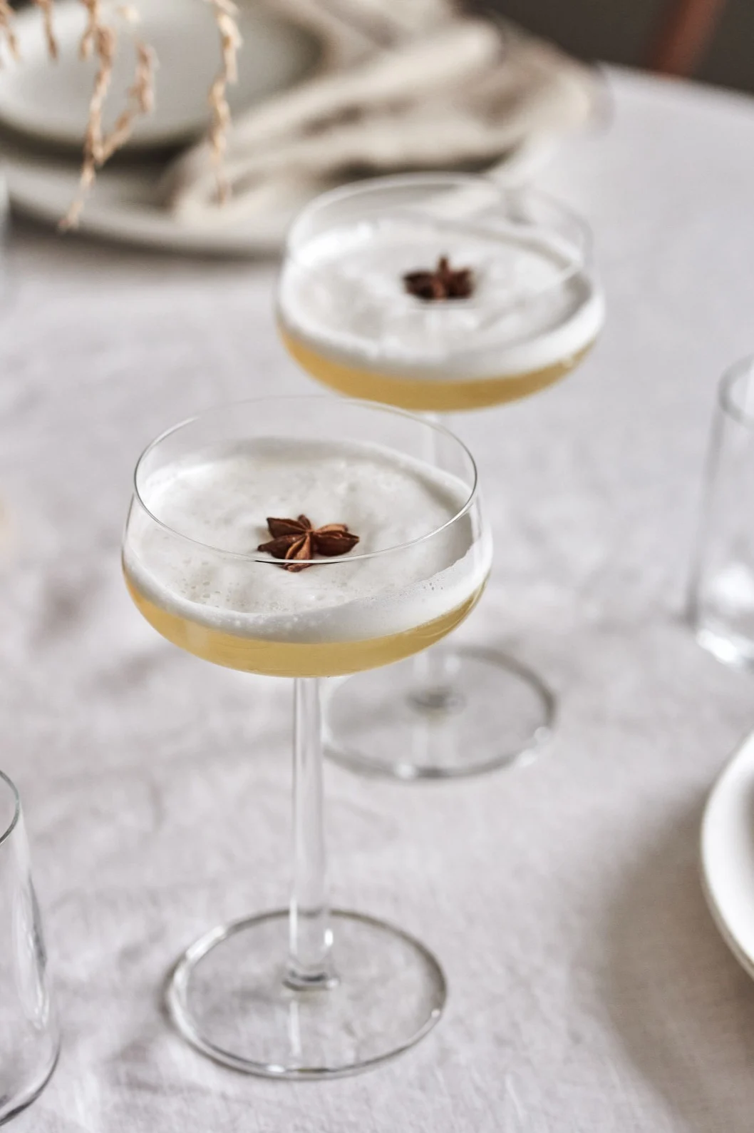 Her kan du se et coupeglas, en slags glas der kan bruges til cocktails eller champagne. 