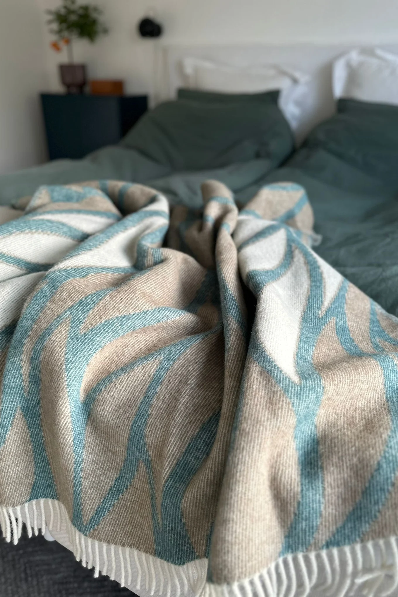 Orange kommer til at være en stor trend i interiørfarver i 2025. Her kan du se den orange Barboy fra Verpan i en rust orange farve.