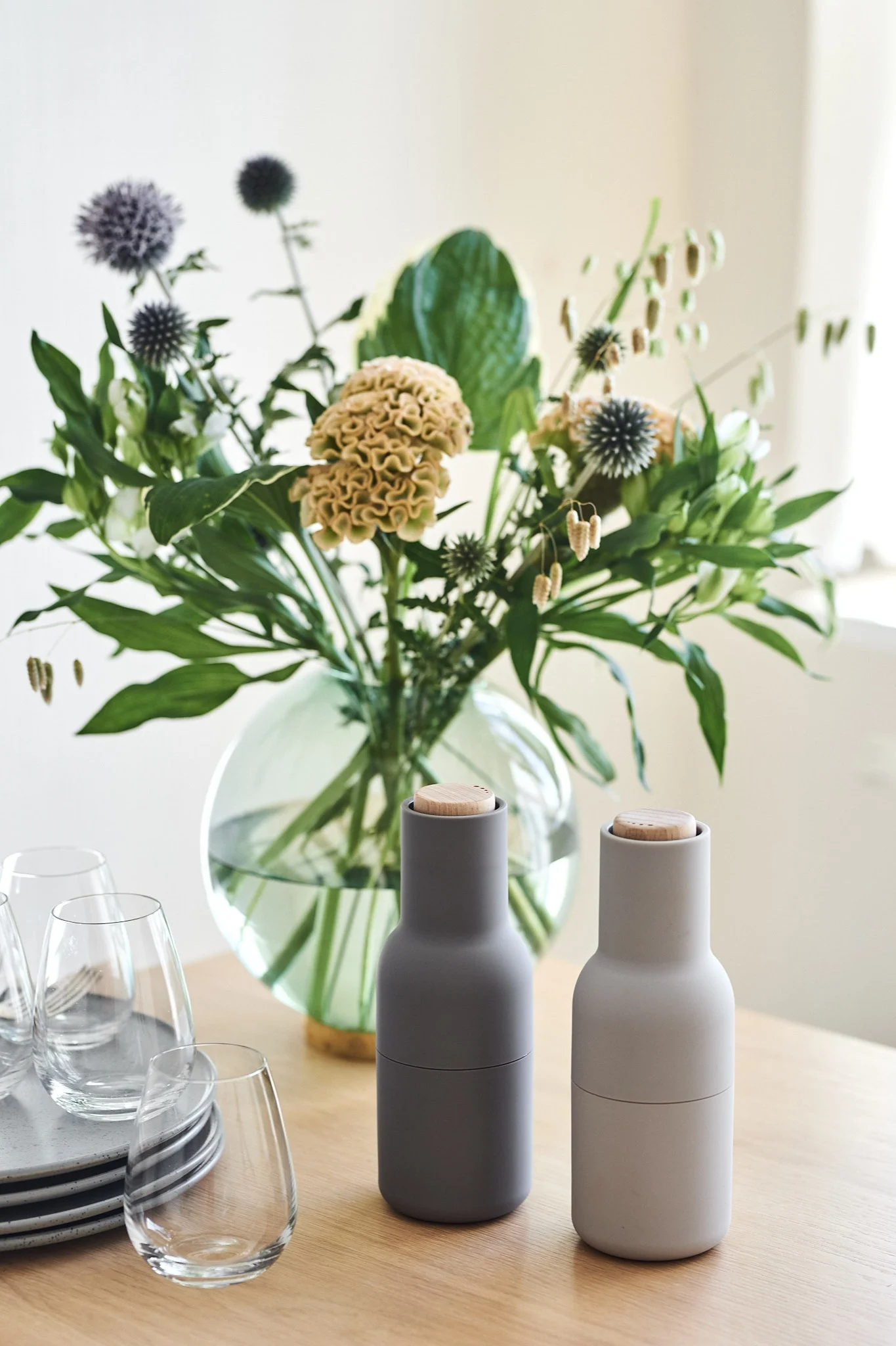 Design gaver til alle lejligheder - her Bottle Grinder salt- og peberkværne fra Menu.