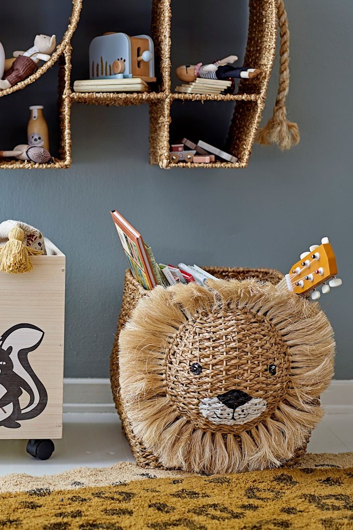 Gerti vægkurven er nem at hænge på væggen, så den ikke er i vejen og stadig holder orden på tingene, hvilket gør den til en god gaveidé til et babyshower.