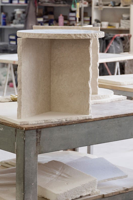 Produktionsprocessen af Mineral Sculptural sidebord fra Ferm Living.