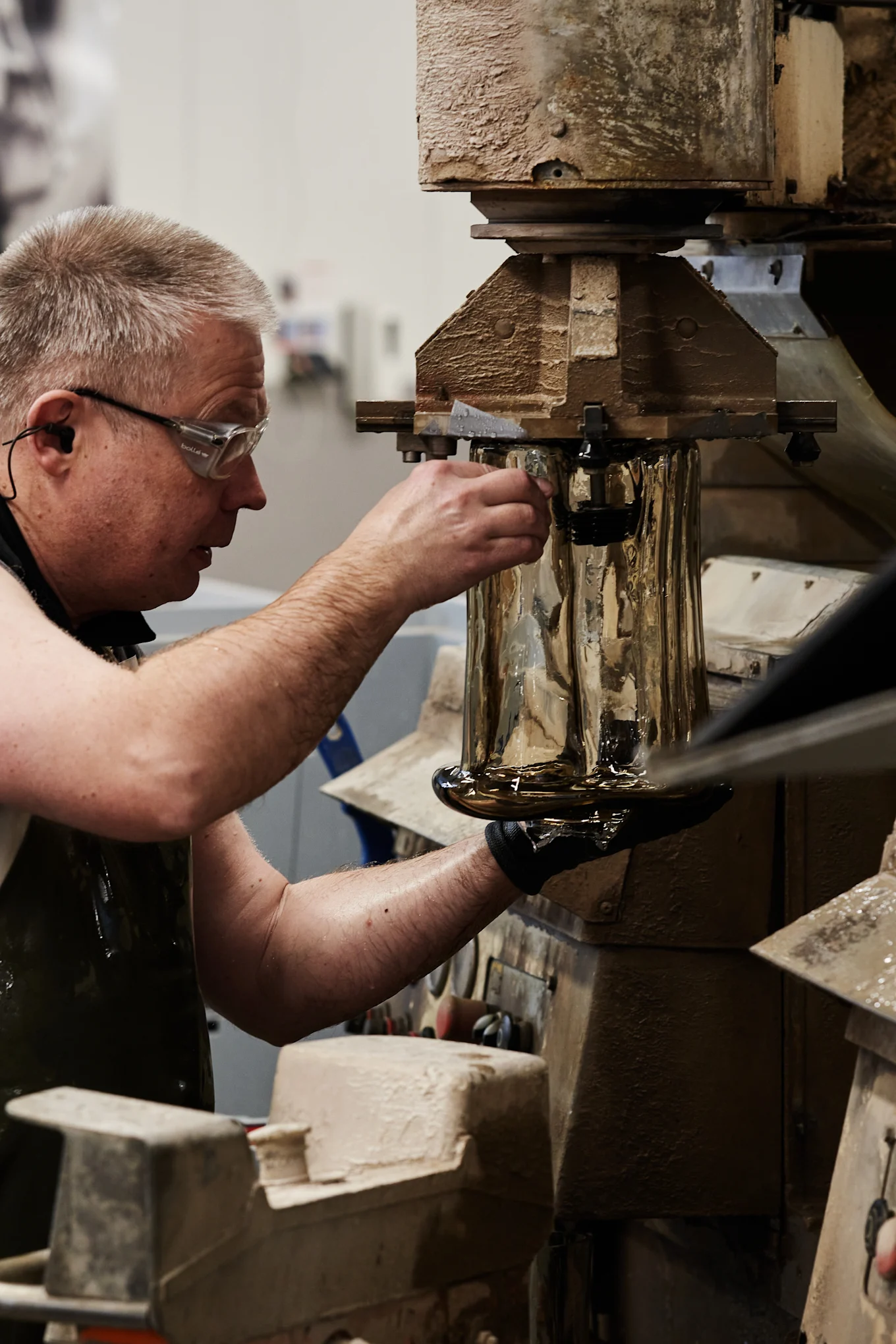 Produktionen af Alvar Aalto vasen i Iittalas glasfabrik.