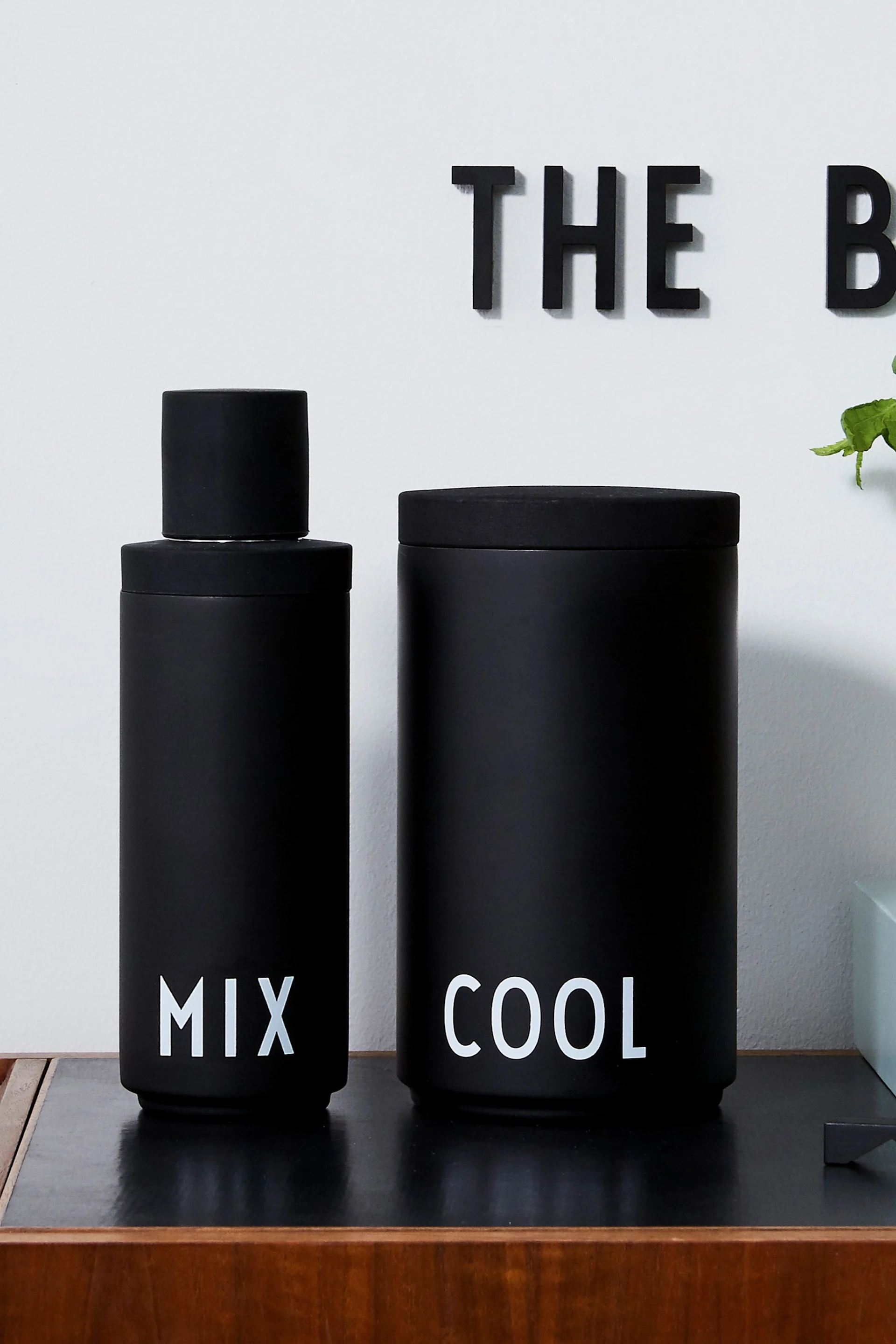 For at lave de bedste drinks har du brug for det rigtige bar tilbehør. Her kan du se tilbehøret fra Design Letters. 