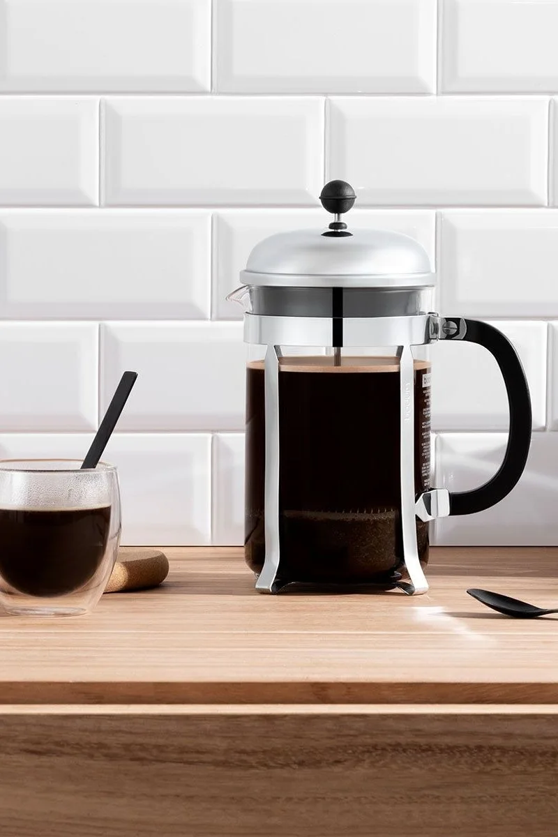 Bodum Chambord French Press er den perfekte fars dags gave til kaffeelskeren. Den er enkel og praktisk og tilbereder smagfuldt kaffe på ingen tid.