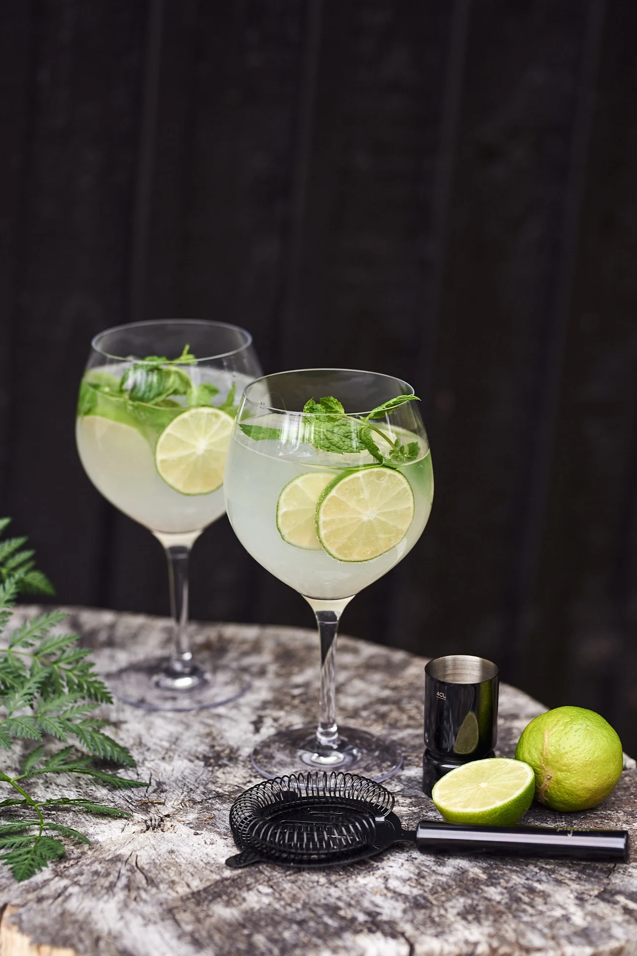 Hold et svensk lrebsegilde og tilbyd dine gæster en lækker velkomstdrink som denne vandmelon og prosecco cocktail.