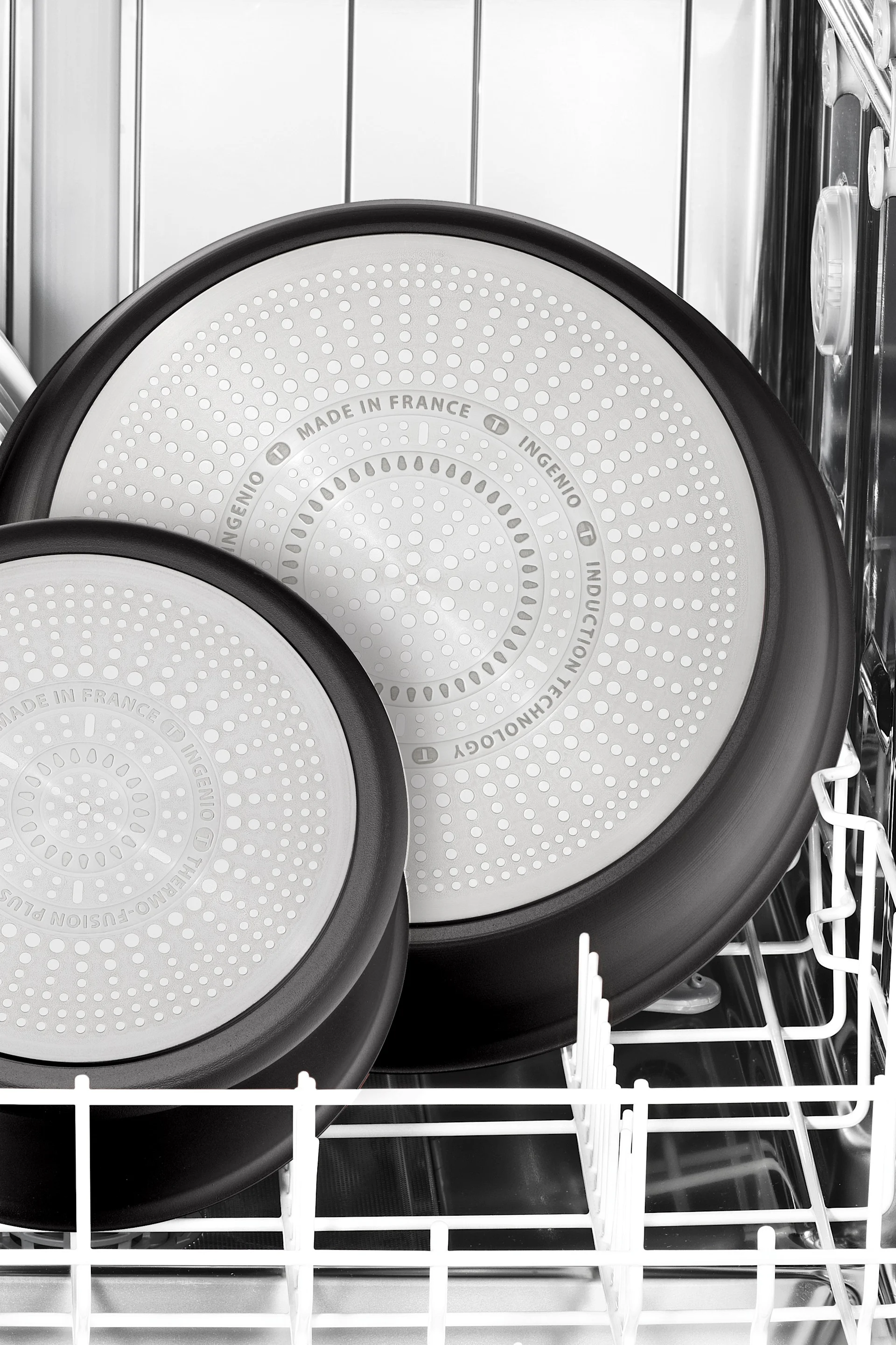 Ingenio Unlimited stegepande- og grydesæt fra Tefal tåler opvaskemaskine.